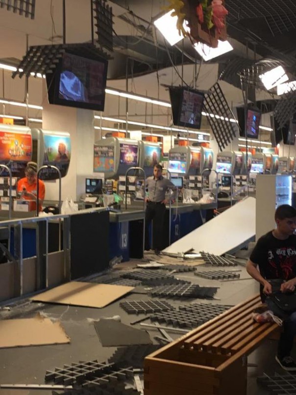 Во Львове на посетителей рухнул потолок Во Львове на посетителей рухнул потолок