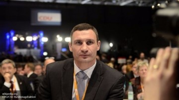 Кличко просит Порошенко приравнять киевское метро к «аннексии Крыма»