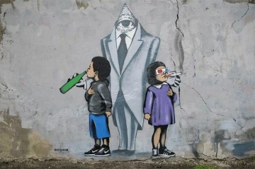 'Шарик' — крымский Бэнкси, поднимающий в своих граффити серьёзные социальные проблемы