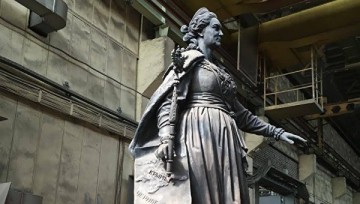 Елена Аксенова: памятник Екатерине II отправляют в Крым