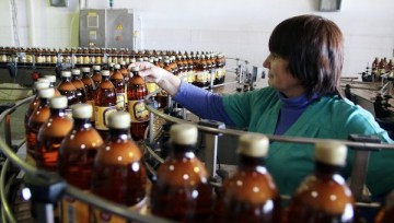 Госдума ограничила оборот алкоголя в больших пластиковых бутылках