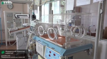 Улыбки в кругу семьи: роддом в Луганске готов ко всему