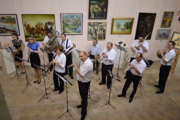 В Донецке открылась выставка «Животных мир настолько человечен…»