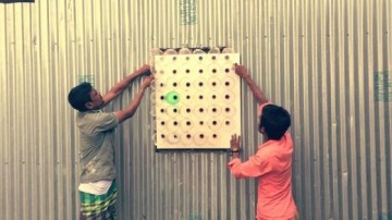 В Бангладеш люди делают кондиционеры из пластиковых бутылок	