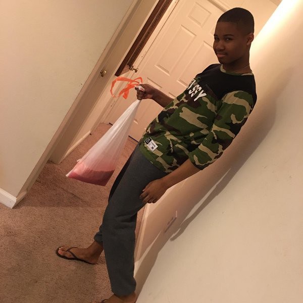 Кто во что горазд: в США люди набирали любимый напиток в унитаз, лишь бы унести домой Кто во что горазд: в США люди набирали любимый напиток в унитаз, лишь бы унести домой