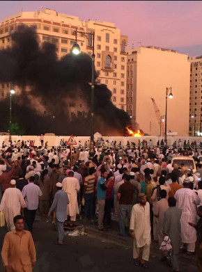 В Саудовской Аравии возле мечети прогремело два мощных взрыва [+18]