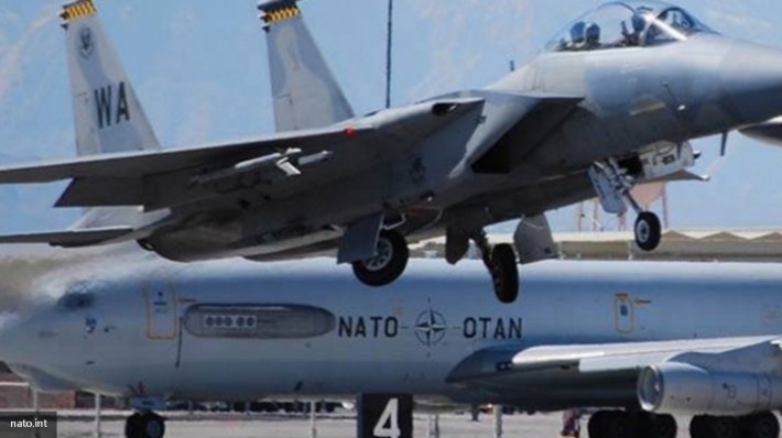 Украина и НАТО хотят сотрудничать в сфере авиаперевозок за спиной России