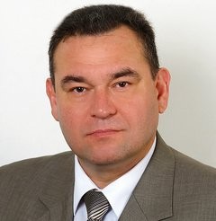 На Луганщине пьяный глава РГА сбил скутеристов и начал в них стрелять из пистолета