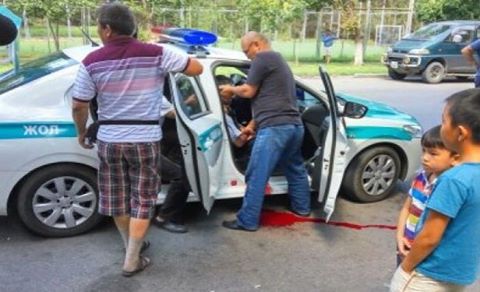 СМИ сообщают о стрельбе около райотдела полиции в центре Алма-Аты