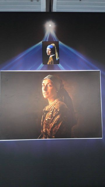 Пародия на "Тайную вечерю" работы потомка карателя Бабьего Яра встречает прилетающих в Борисполь