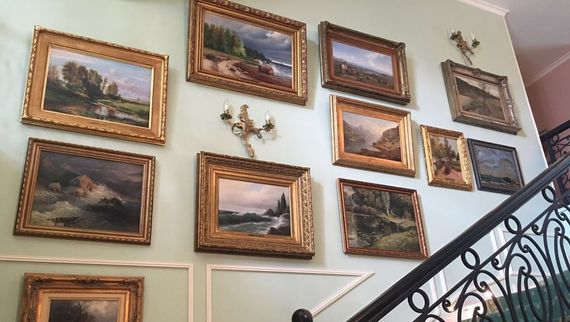 При обыске в доме главного таможенника России нашли 10 млн рублей и сотни тысяч евро и долларов