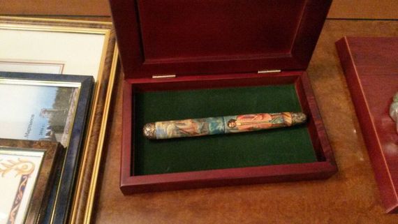 При обыске в доме главного таможенника России нашли 10 млн рублей и сотни тысяч евро и долларов