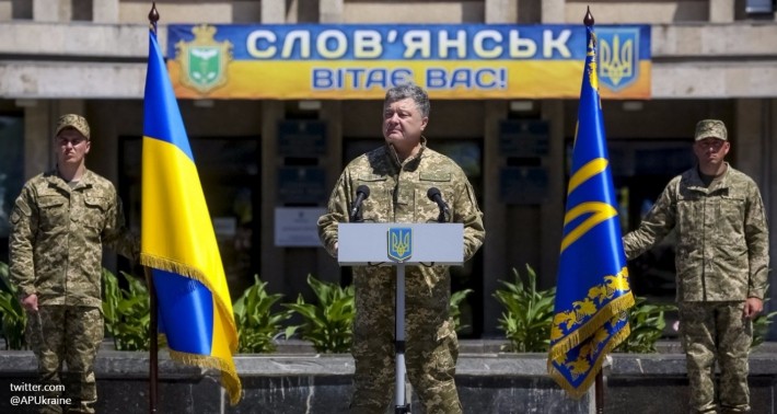 Военный психоз: как Порошенко готовит Украину к большой бойне в Донбассе Военный психоз: как Порошенко готовит Украину к большой бойне в Донбассе