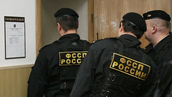 Приставы России приступят к контролю за деятельностью коллекторов Приставы России приступят к контролю за деятельностью коллекторов