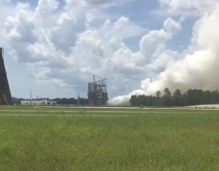 NASA провело испытание двигателя ракеты для полётов на Марс