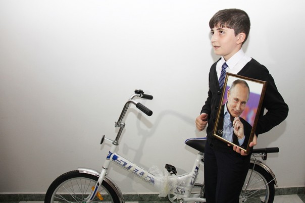 Путин вернул школьнику деньги, высланные им на преодоление кризиса Путин вернул школьнику деньги, высланные им на преодоление кризиса