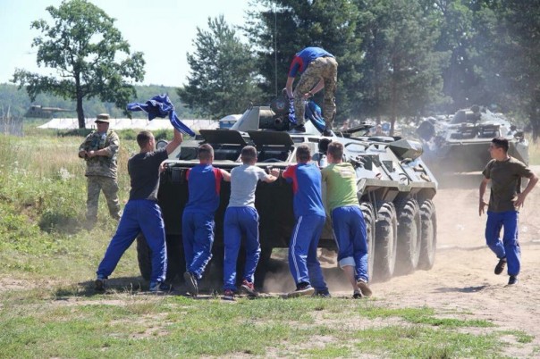 Войска НАТО на Западной Украине проводят учения по разгону Майдана-3 Войска НАТО на Западной Украине проводят учения по разгону Майдана-3