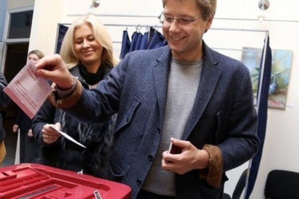 Мэр Риги посоветовал депутату, предложившему поставить памятник нацистам, бросить пить Мэр Риги посоветовал депутату, предложившему поставить памятник нацистам, бросить пить