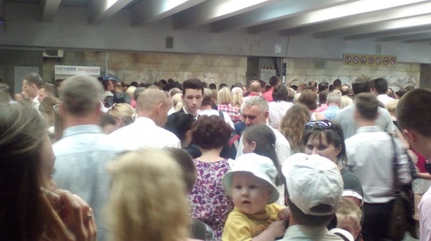 Религиозные фанатики захватили столицу Украины (фото)