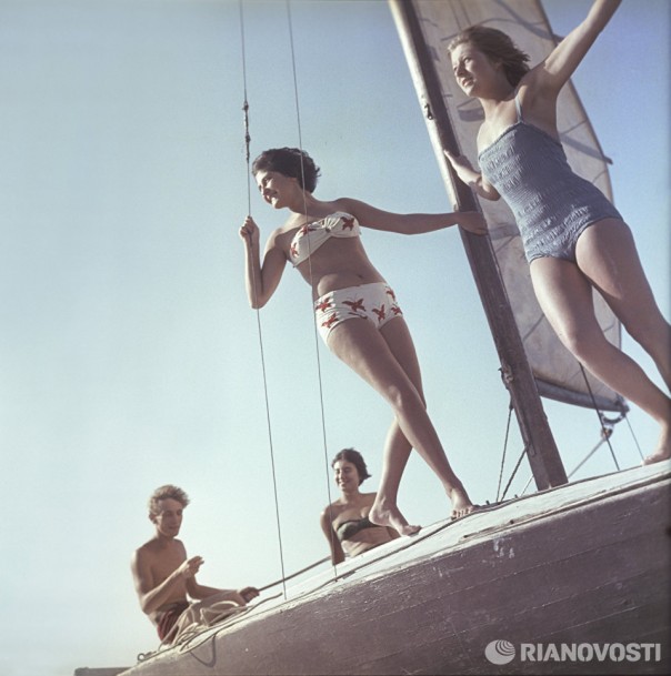 Соблазнительные и дерзкие бикини: эволюция легендарного купальника