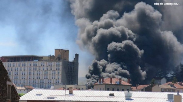 В больнице на юге Франции прогремели два взрыва В больнице на юге Франции прогремели два взрыва