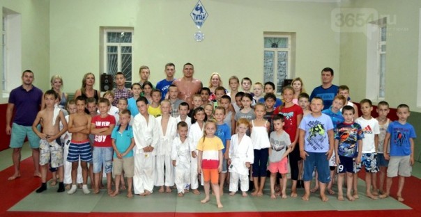 Боксер Усик – киевским медиа: «Крым это Крым. А вы скот рогатый…» Боксер Усик – киевским медиа: «Крым это Крым. А вы скот рогатый…»