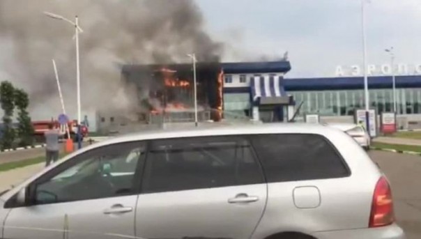 В аэропорту Благовещенска загорелся зал прилета