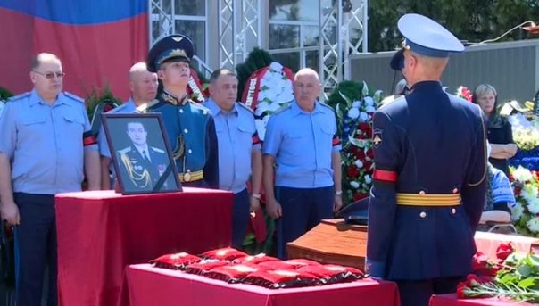 В России сегодня прощаются с погибшими в Сирии летчиками