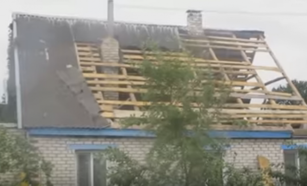 Жители Белоруссии сняли на видео разрушительный торнадо