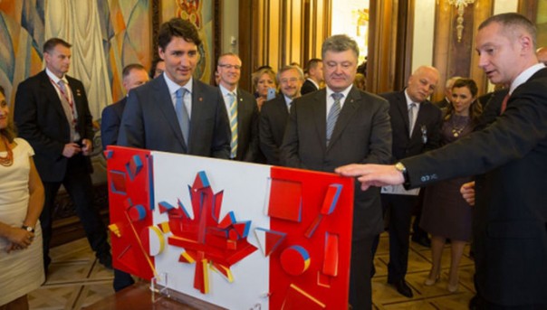 Доверили педалику подарок канадцам подготовить... получите украинский авангардизм Доверили педалику подарок канадцам подготовить... получите украинский авангардизм