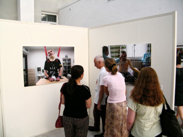 «Я назвал свой нерв Путиным – он меня мучает постоянно» – в Киеве открылась выставка фото искалеченных солдат АТО «Я назвал свой нерв Путиным – он меня мучает постоянно» – в Киеве открылась выставка фото искалеченных солдат АТО