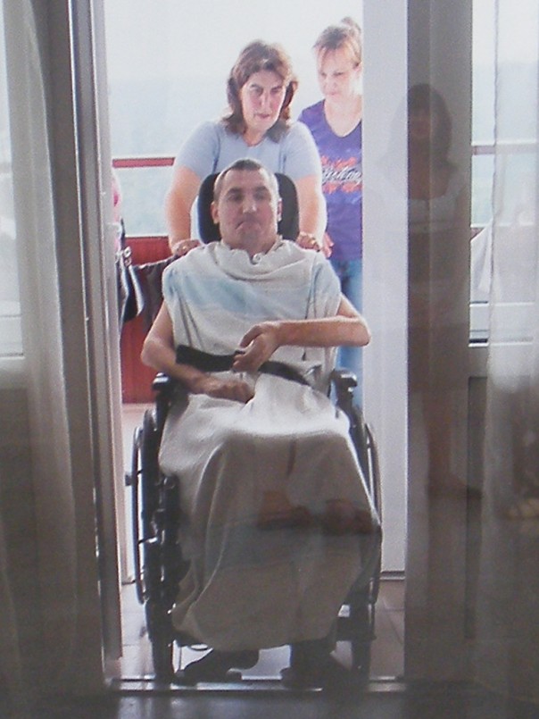 «Я назвал свой нерв Путиным – он меня мучает постоянно» – в Киеве открылась выставка фото искалеченных солдат АТО «Я назвал свой нерв Путиным – он меня мучает постоянно» – в Киеве открылась выставка фото искалеченных солдат АТО