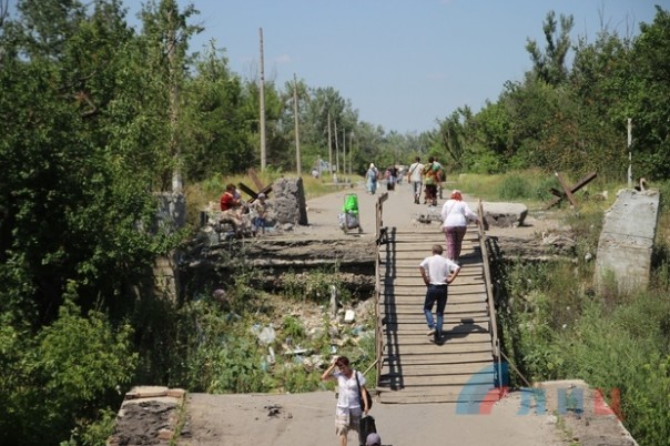 Сводка от НМ ЛНР 13 июля 2016 года. ВСУ после провокации взяли в плен 3 тяжело раненных военнослужащих ЛНР Сводка от НМ ЛНР 13 июля 2016 года. ВСУ после провокации взяли в плен 3 тяжело раненных военнослужащих ЛНР