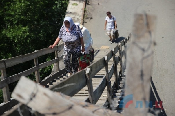 Сводка от НМ ЛНР 13 июля 2016 года. ВСУ после провокации взяли в плен 3 тяжело раненных военнослужащих ЛНР Сводка от НМ ЛНР 13 июля 2016 года. ВСУ после провокации взяли в плен 3 тяжело раненных военнослужащих ЛНР