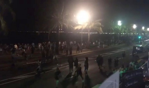 В Ницце совершен теракт, погибли не менее 80 человек 18+