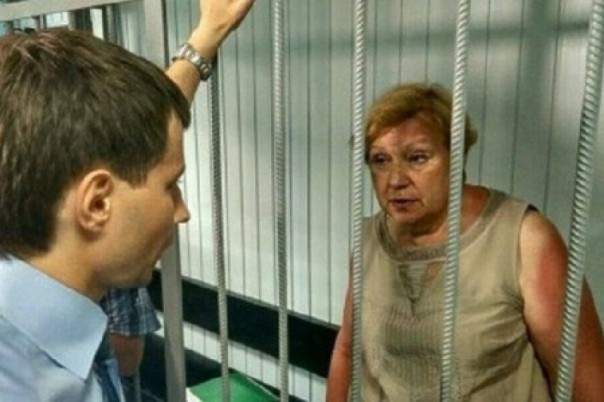 Алла Александровская доставлена в больницу: сердце коммунистки может не выдержать прессинга Алла Александровская доставлена в больницу: сердце коммунистки может не выдержать прессинга