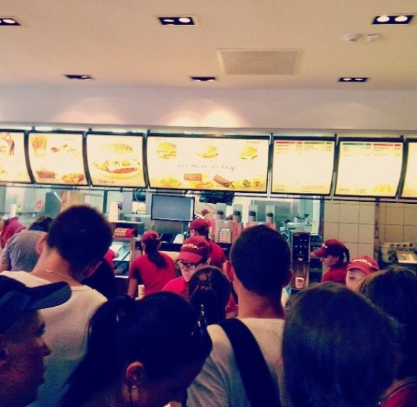 В Донецке состоялось открытие ресторана быстрого питания «ДонМак» В Донецке состоялось открытие ресторана быстрого питания «ДонМак»