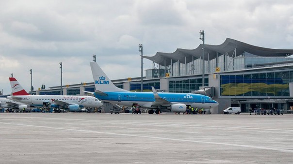 Коллектив «Борисполя» просит не менять название аэропорта