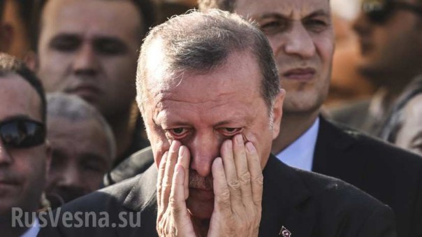 Эрдоган расплакался на похоронах соратника