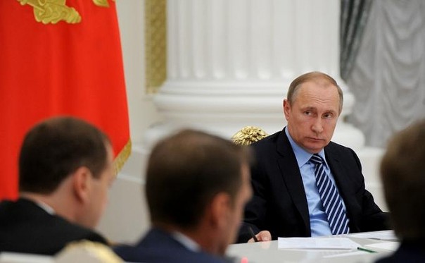 Михаил Хазин. Готов ли Путин стать жертвой?