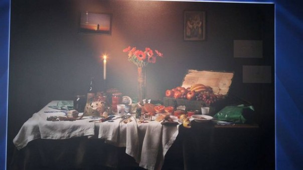 Пародия на "Тайную вечерю" работы потомка карателя Бабьего Яра встречает прилетающих в Борисполь