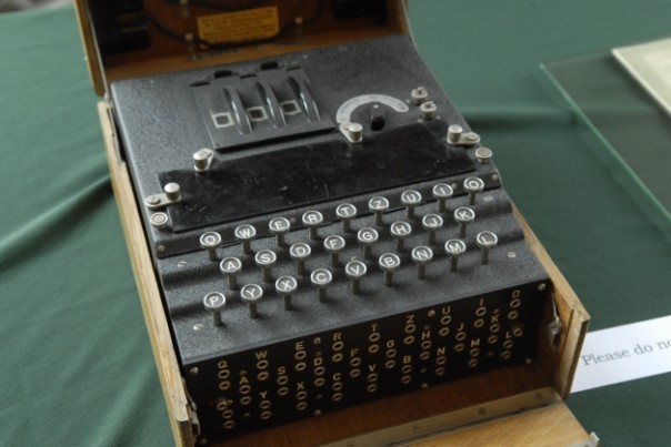 Путин поручил перевести органы власти на отечественные средства шифрования