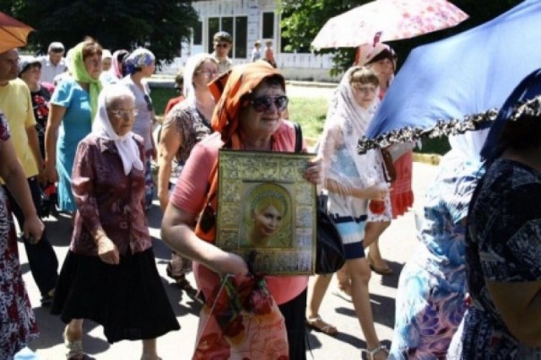 Правосеки грозят «гражданскими казнями» участникам Крестного хода за мир Правосеки грозят «гражданскими казнями» участникам Крестного хода за мир