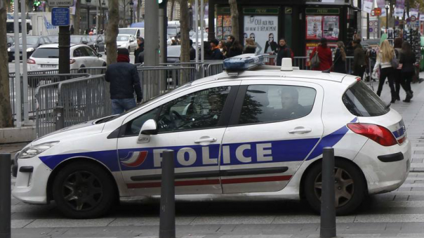 Мужчина напал с ножом на четырёх француженок посчитав их внешний вид слишком откровенным