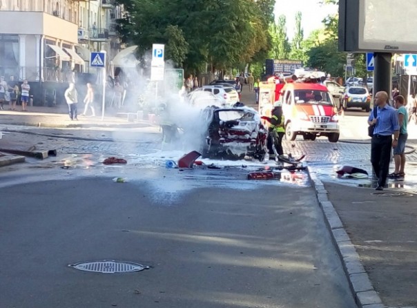 В Киеве при взрыве автомобиля погиб известный журналист Павел Шеремет В Киеве при взрыве автомобиля погиб известный журналист Павел Шеремет
