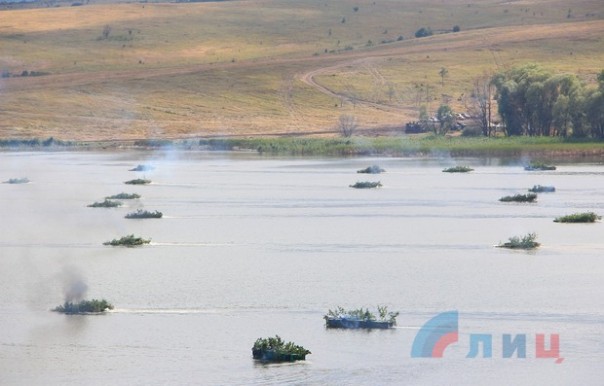 Сводка от НМ ЛНР 20 июля 2016 года. Масштабные учения Народной милиции по форсированию водных преград Сводка от НМ ЛНР 20 июля 2016 года. Масштабные учения Народной милиции по форсированию водных преград