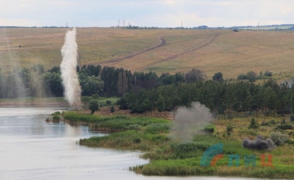 Сводка от НМ ЛНР 20 июля 2016 года. Масштабные учения Народной милиции по форсированию водных преград Сводка от НМ ЛНР 20 июля 2016 года. Масштабные учения Народной милиции по форсированию водных преград