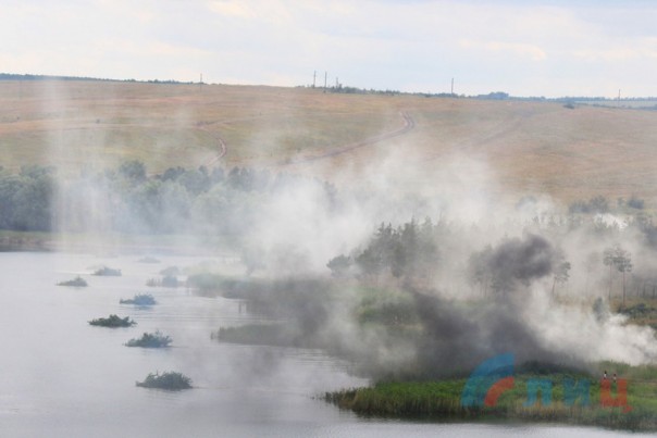В ЛНР прошли масштабные военные учения с форсированием водных преград