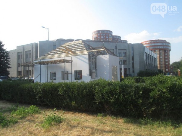 Саакашвили опубликовал фото хаты для экспресс-бракосочетаний Саакашвили опубликовал фото хаты для экспресс-бракосочетаний