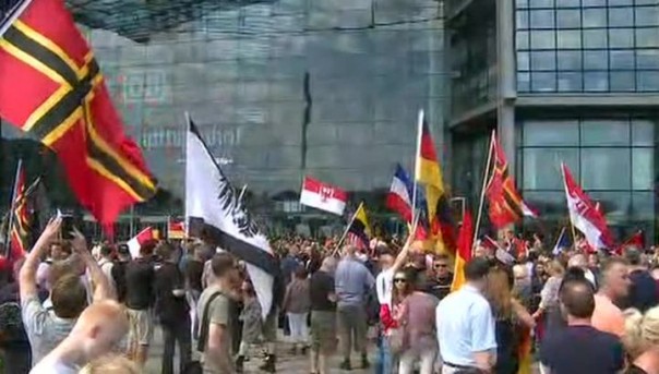 Митинг в Берлине: немцы недовольны Меркель